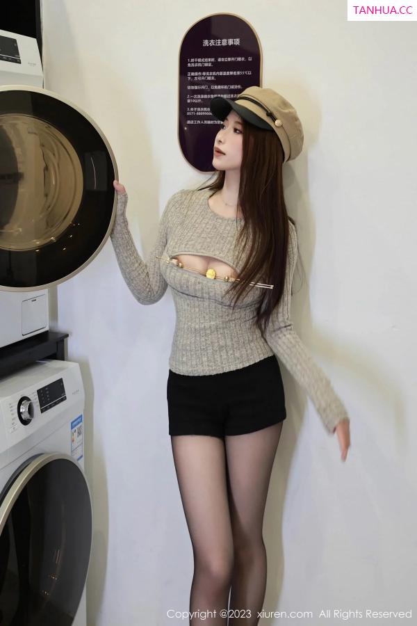   [XiuRen]高清写真图 2023.12.11 No.7790 月酱儿 黑丝美腿第6张图片